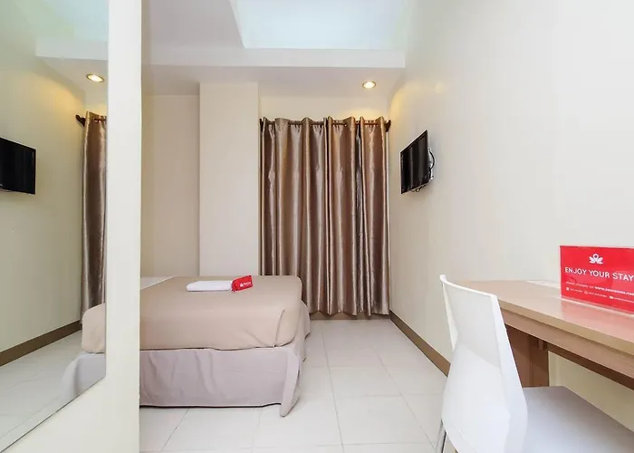 Zen Center Suites 2*